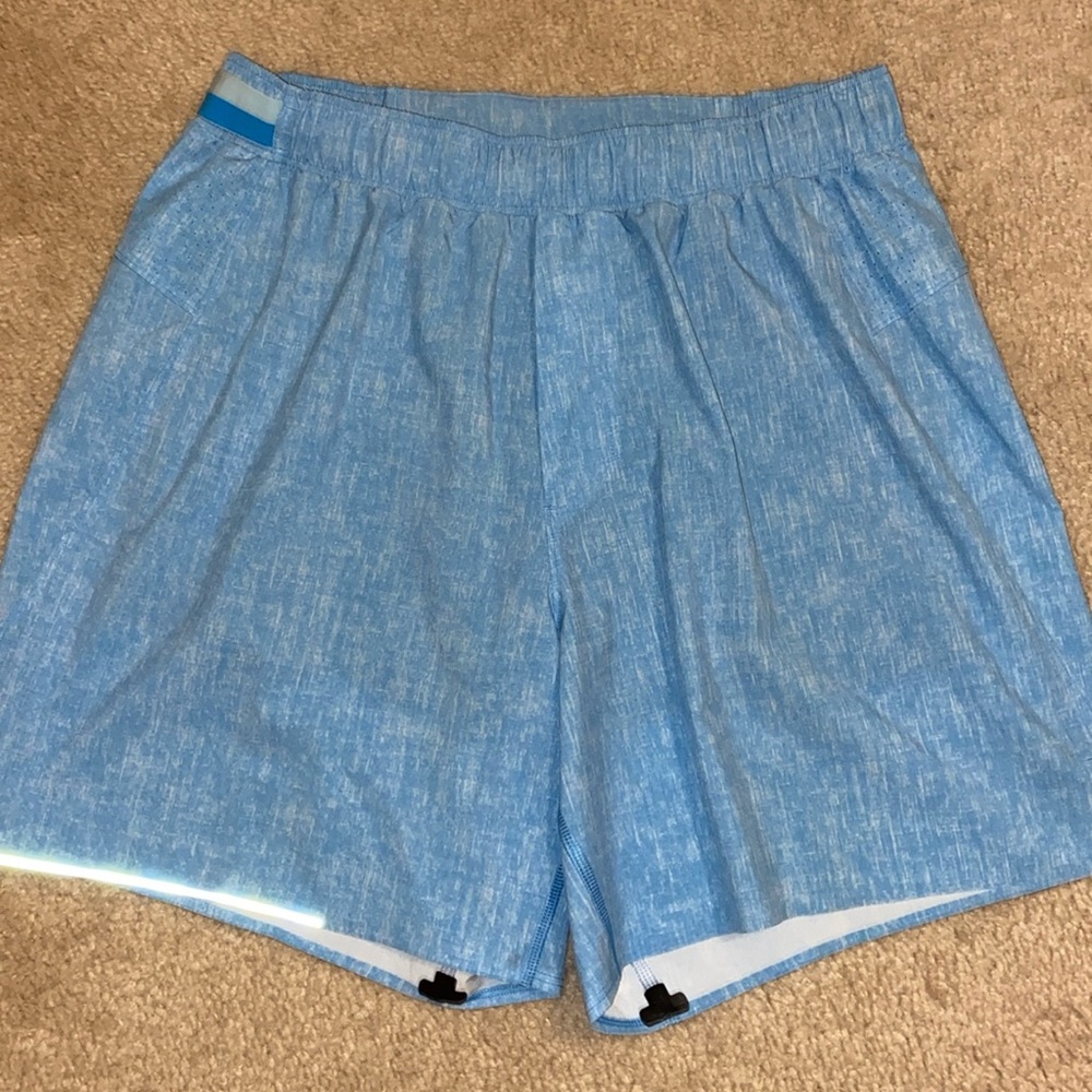 Lululemon men’s size medium lined shorts.